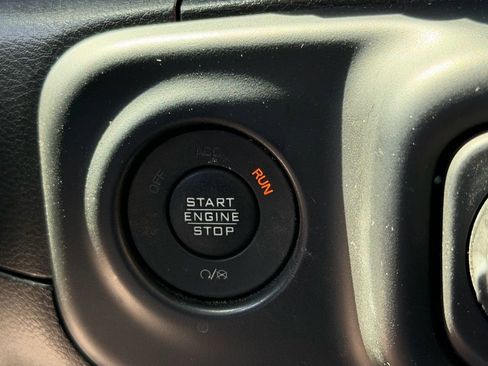 Certified 2023 Jeep Wrangler Sport AWD/4WD image 22