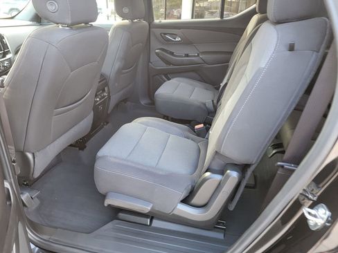 Used 2023 Chevrolet Traverse LT FWD image 12