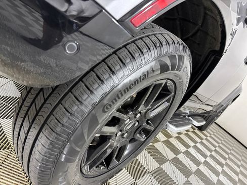 Used 2023 Land Rover Defender 110 X-Dynamic SE AWD/4WD image 33