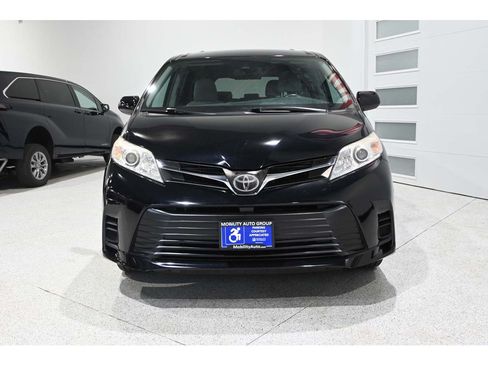 Used 2018 Toyota Sienna LE FWD image 4