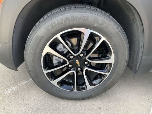 Used 2025 Chevrolet TrailBlazer LT FWD image 11