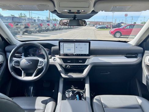 Certified 2025 Ford Explorer Active w/ Active Comfort Package AWD/4WD image 35