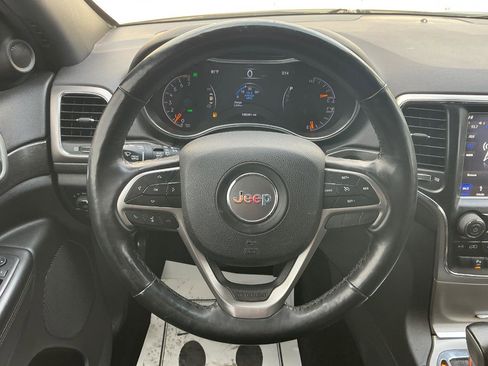 Used 2018 Jeep Grand Cherokee Altitude image 21