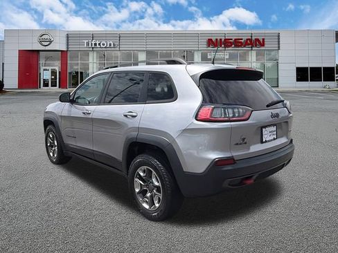Used 2019 Jeep Cherokee Trailhawk w/ Cold Weather Group AWD/4WD image 5