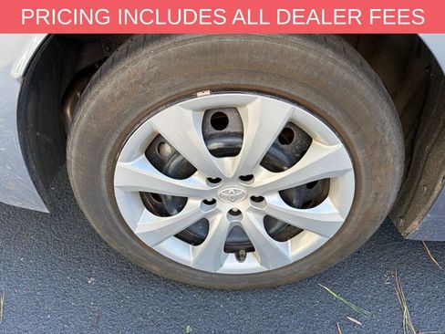 Used 2022 Toyota Corolla LE FWD image 7