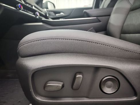 New 2026 Chevrolet Equinox LT w/ Convenience Package II image 16