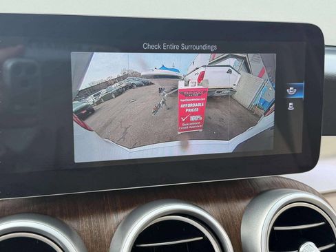 Used 2020 Mercedes-Benz GLC 300 4MATIC image 46