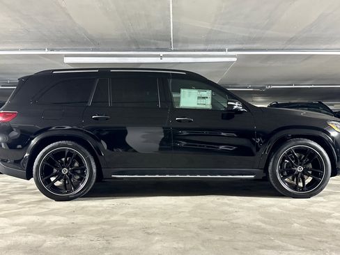 New 2025 Mercedes-Benz GLS 580 4MATIC image 2