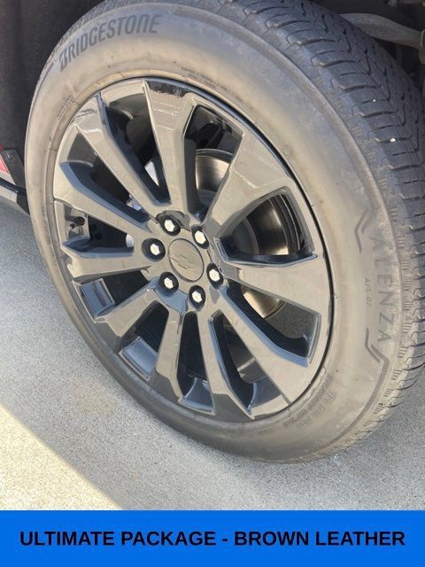 Used 2023 GMC Yukon Denali Ultimate AWD/4WD image 4