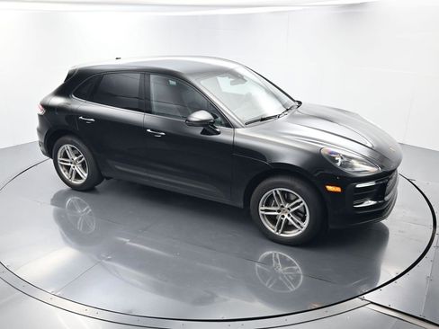 Certified 2025 Porsche Macan image 24