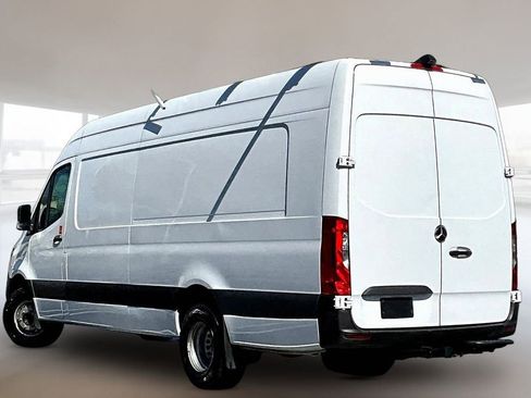 Used 2021 Mercedes-Benz Sprinter 3500 w/ Driver Convenience Package image 4