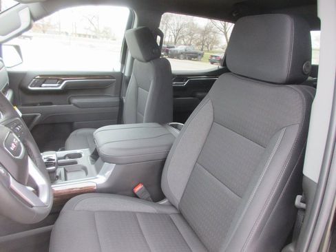 New 2026 GMC Sierra 1500 Elevation image 13