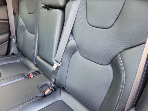 Used 2020 Jeep Cherokee Limited AWD/4WD image 13