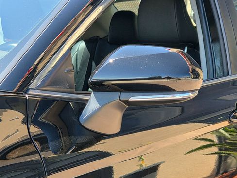 Used 2020 Toyota Camry SE w/ Convenience Package image 8