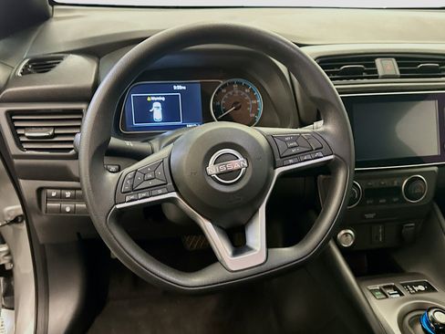 Used 2024 Nissan Leaf S image 18