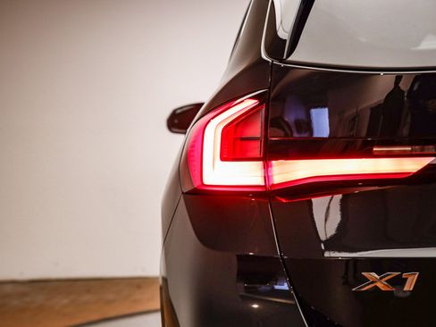 Certified 2023 BMW X1 xDrive28i w/ Convenience Package image 10