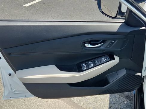 Used 2023 Honda Accord Touring image 12