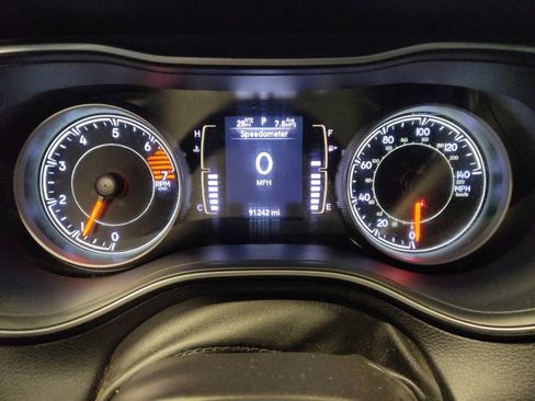 Used 2020 Jeep Cherokee Latitude Plus w/ Comfort/Convenience Group image 23