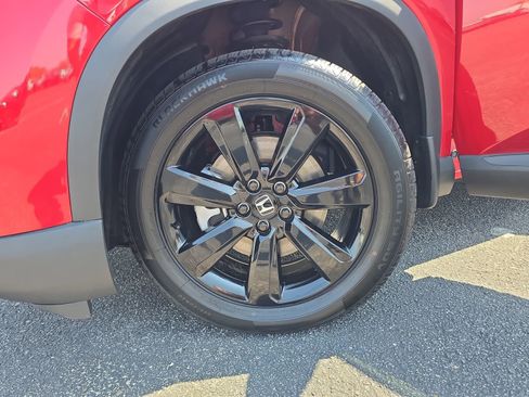 Used 2025 Honda Pilot Black Edition image 29