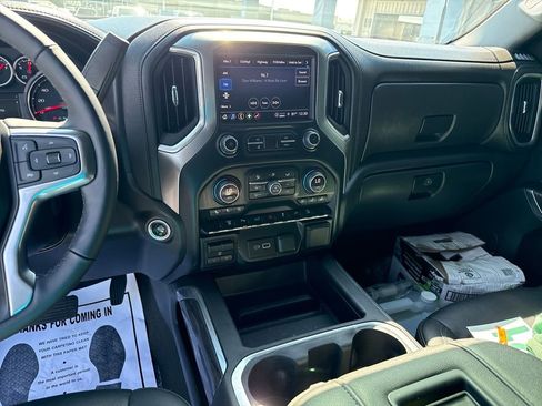 Used 2022 Chevrolet Silverado 2500 LTZ w/ LTZ Plus Package image 22