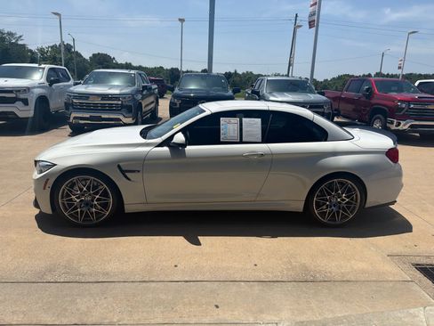 Used 2017 BMW M4 Convertible RWD image 2