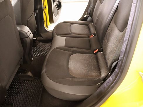 Used 2023 Jeep Renegade Latitude image 13