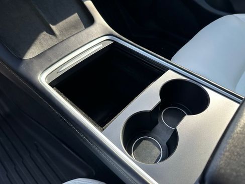 Used 2021 Tesla Model Y Performance image 21