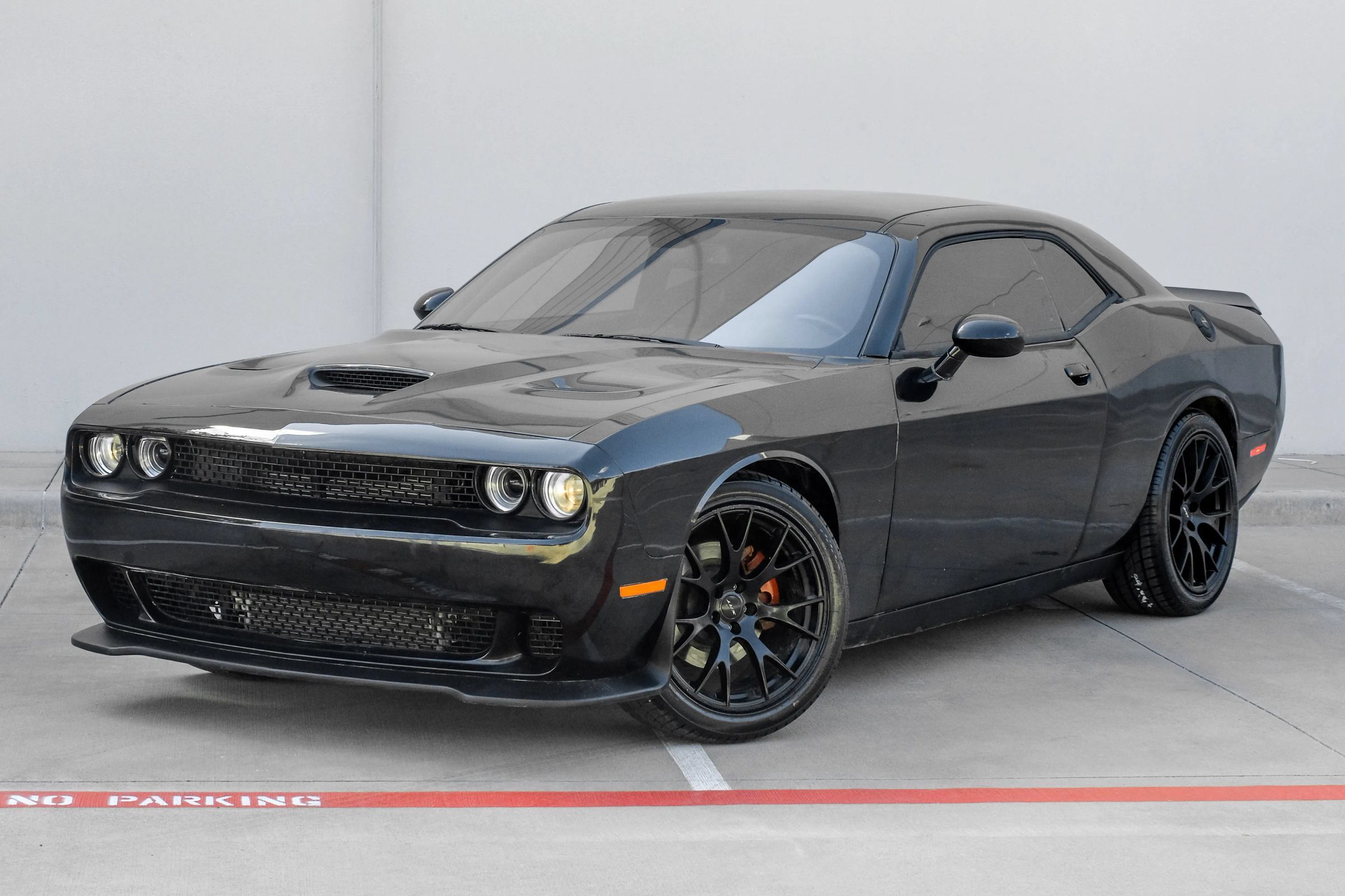 Used 2019 Dodge Challenger R/T RWD image 6