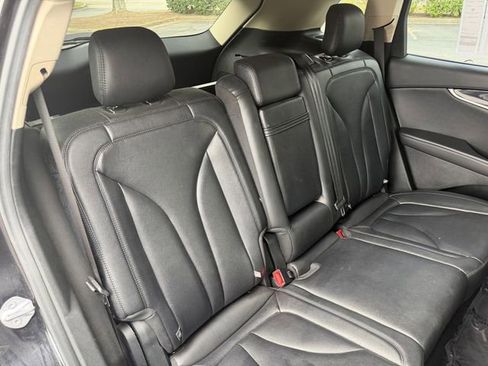 Used 2022 Lincoln Nautilus Standard w/ Premium Package image 23