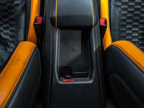 Used 2022 Lamborghini Huracan EVO image 16