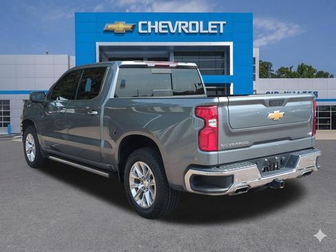 Used 2021 Chevrolet Silverado 1500 LTZ w/ Z71 Off-Road Package AWD/4WD image 4