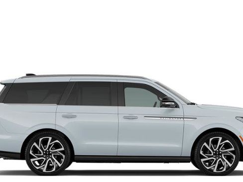 New 2026 Lincoln Navigator Reserve AWD/4WD image 28
