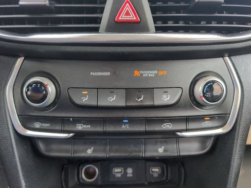 Used 2019 Hyundai Santa Fe SEL FWD image 14