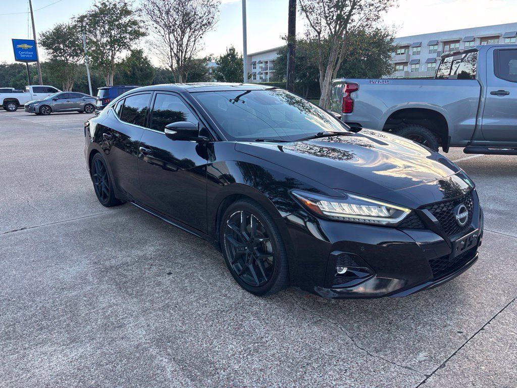 Used 2023 Nissan Maxima SR w/ Sport Mat Group FWD image 3