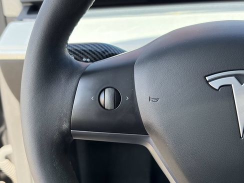 Used 2024 Tesla Model Y Long Range AWD/4WD image 36