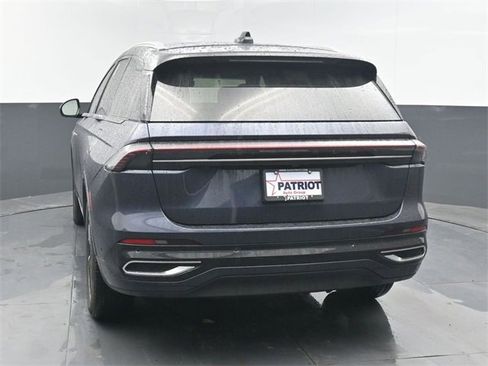 Used 2024 Lincoln Nautilus Reserve w/ Equipment Group 202A image 4