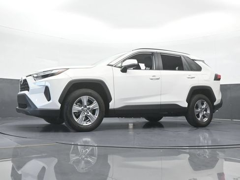 Used 2024 Toyota RAV4 XLE AWD/4WD image 52