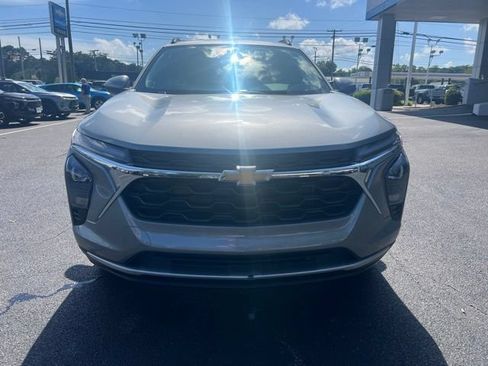 New 2026 Chevrolet Trax LT w/ LT Convenience Package FWD image 14