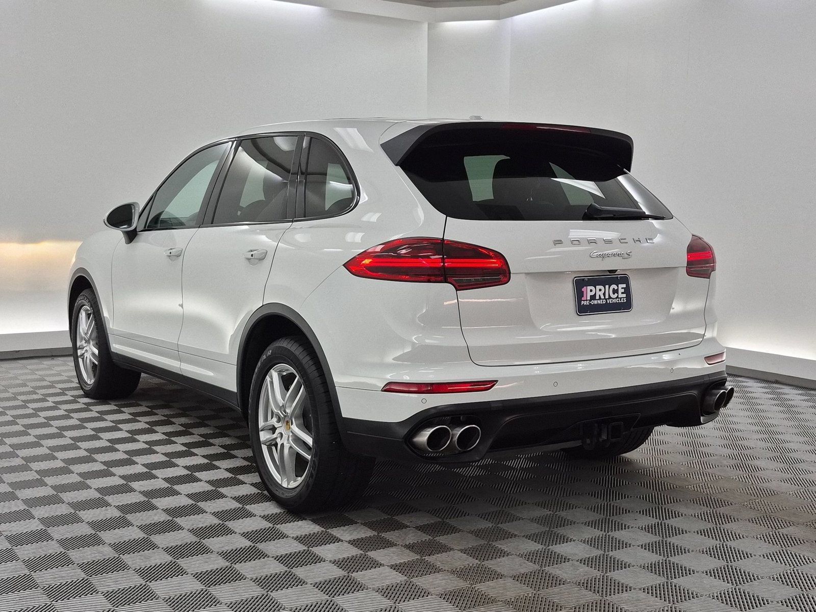 Used 2018 Porsche Cayenne S AWD/4WD image 3