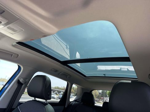 Used 2024 Volkswagen Taos SE image 17