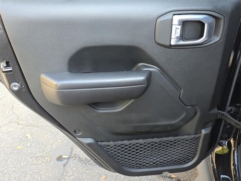 Used 2021 Jeep Gladiator Sport image 36