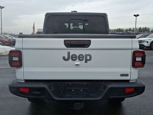 Used 2020 Jeep Gladiator Overland image 5