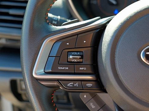 Used 2018 Subaru Crosstrek 2.0i Premium w/ Eyesight System image 30