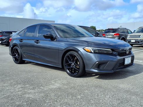Used 2023 Honda Civic Sport image 2