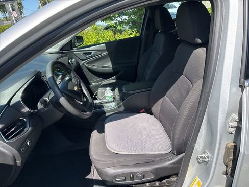 Used 2019 Chevrolet Malibu LT image 3