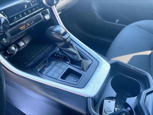 Used 2020 Toyota RAV4 LE w/ All Weather Liner Package image 20