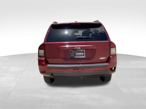 Used 2017 Jeep Compass Latitude FWD image 5