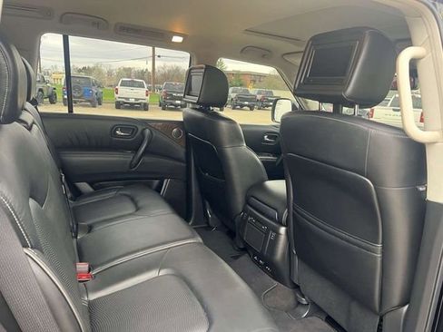 Used 2017 INFINITI QX80 4WD w/ Driver Assistance Package image 18