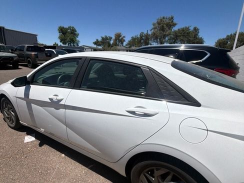 Used 2024 Hyundai Elantra SEL FWD image 8