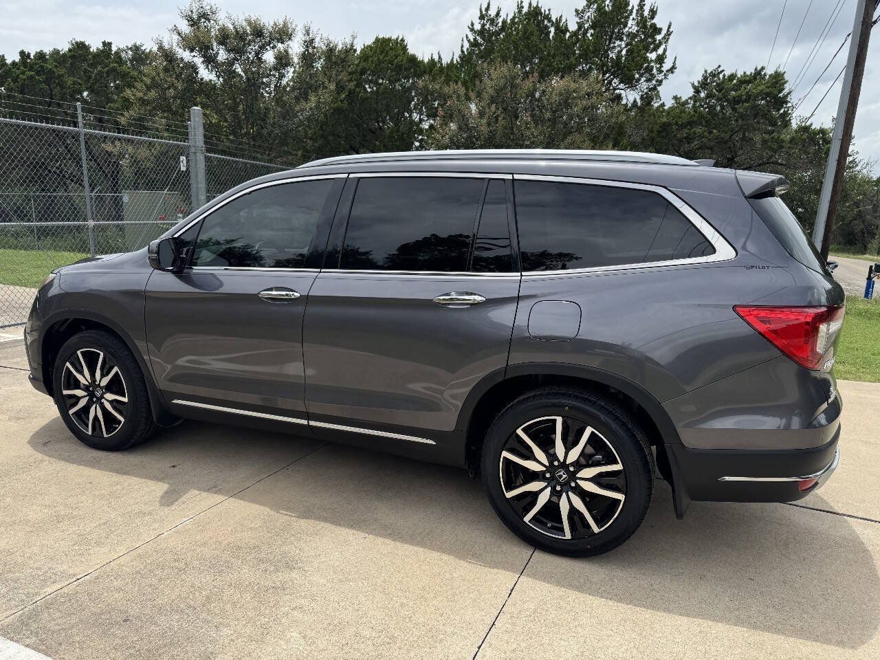 Used 2019 Honda Pilot Touring image 8
